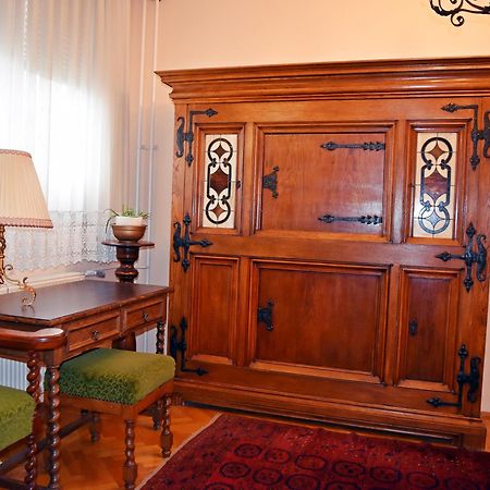 Belvarosi Classic Apartman 85 Square Meters Szombathely Eksteriør billede