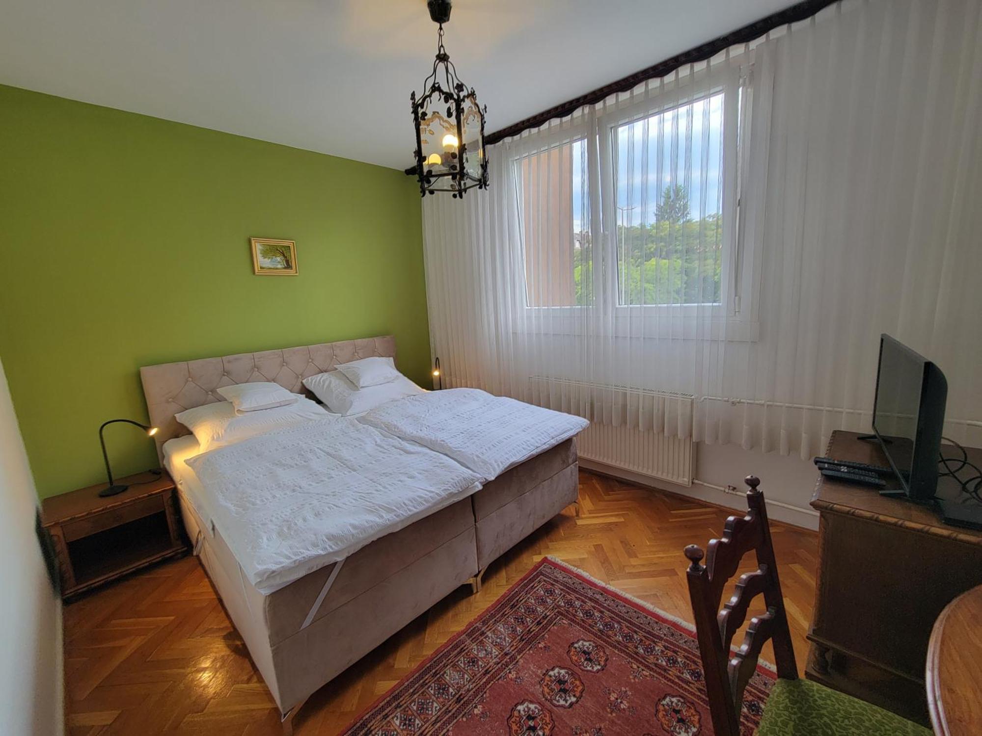 Belvarosi Classic Apartman 85 Square Meters Szombathely Eksteriør billede