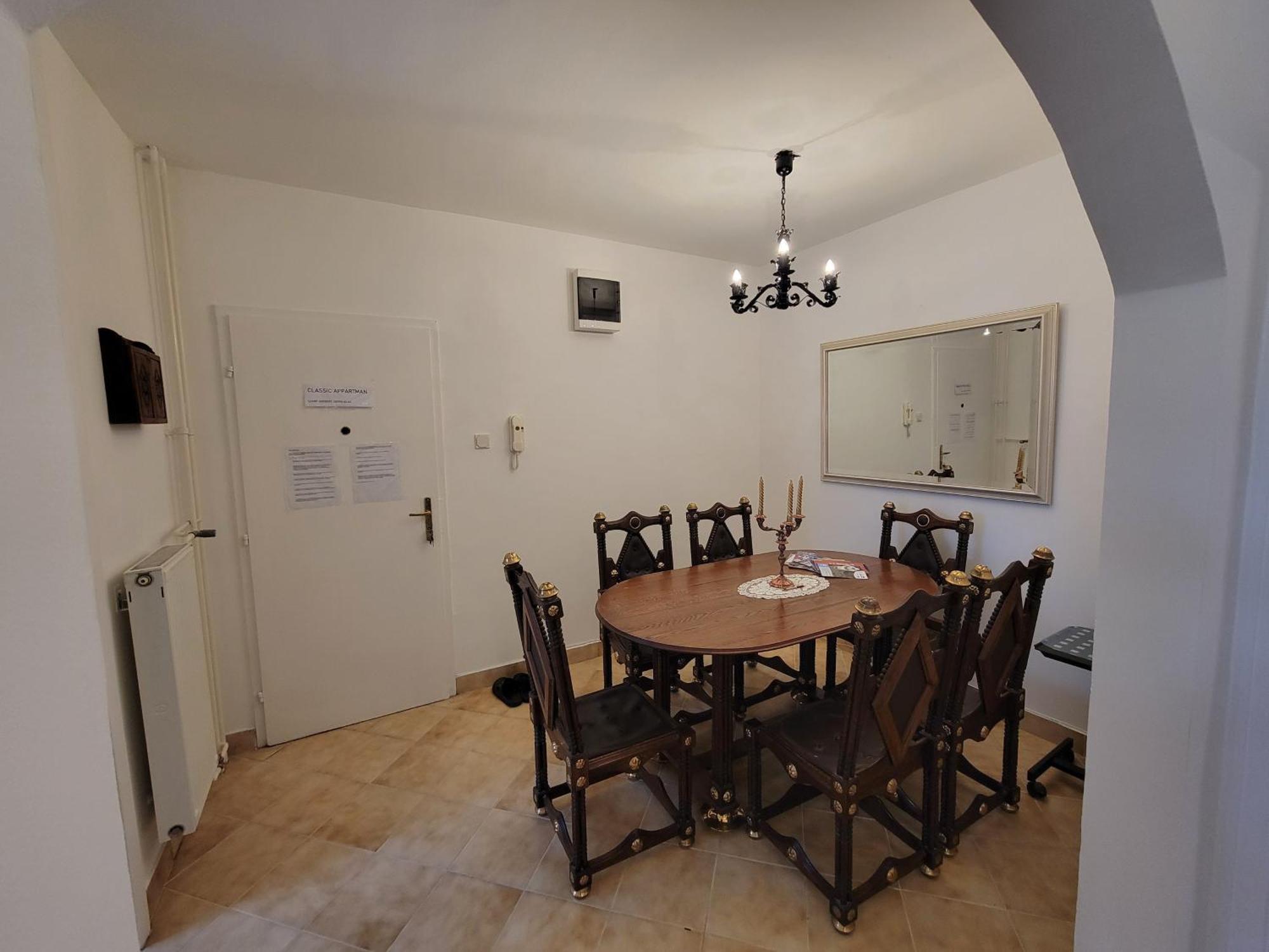 Belvarosi Classic Apartman 85 Square Meters Szombathely Eksteriør billede