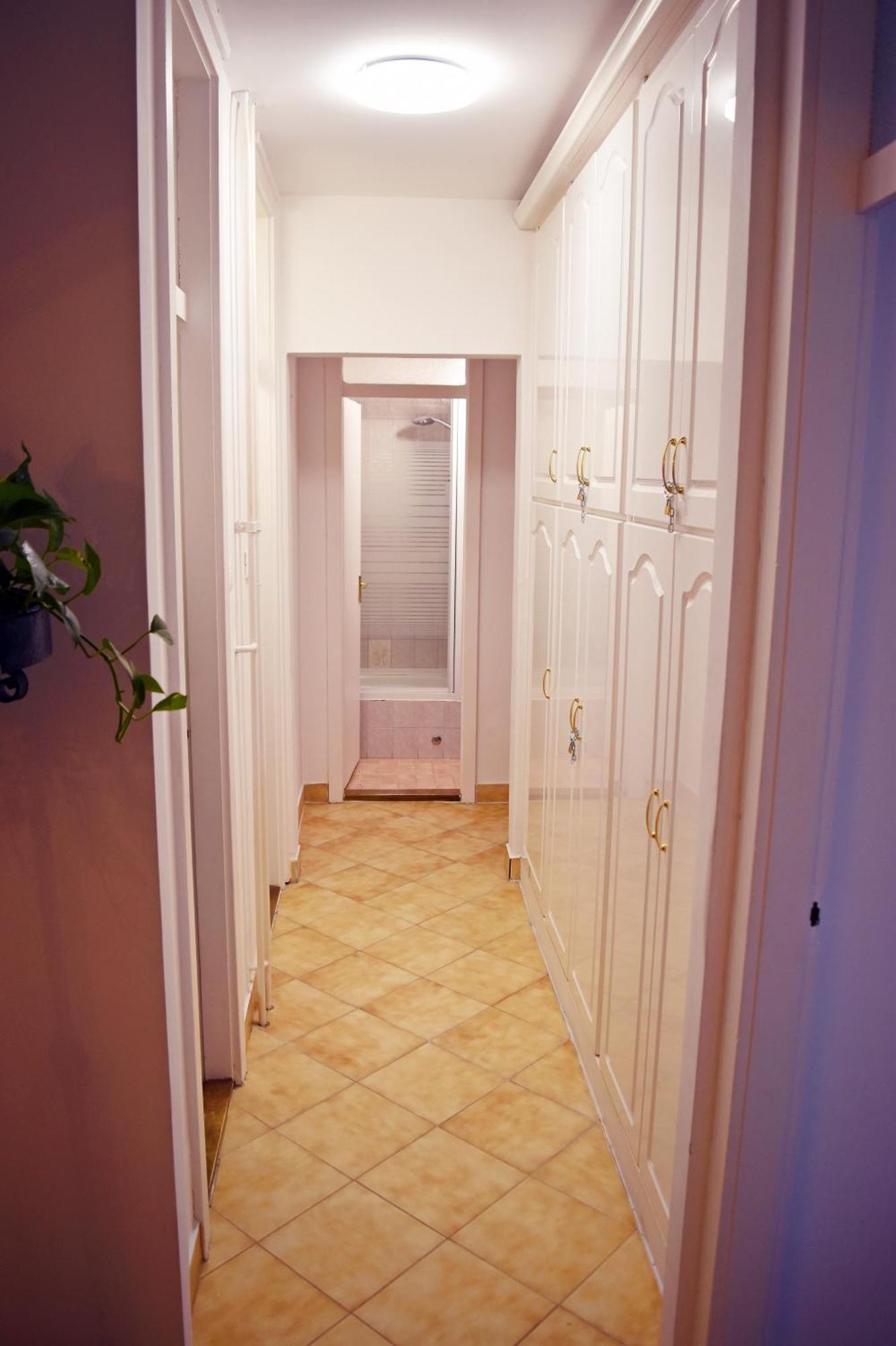 Belvarosi Classic Apartman 85 Square Meters Szombathely Eksteriør billede