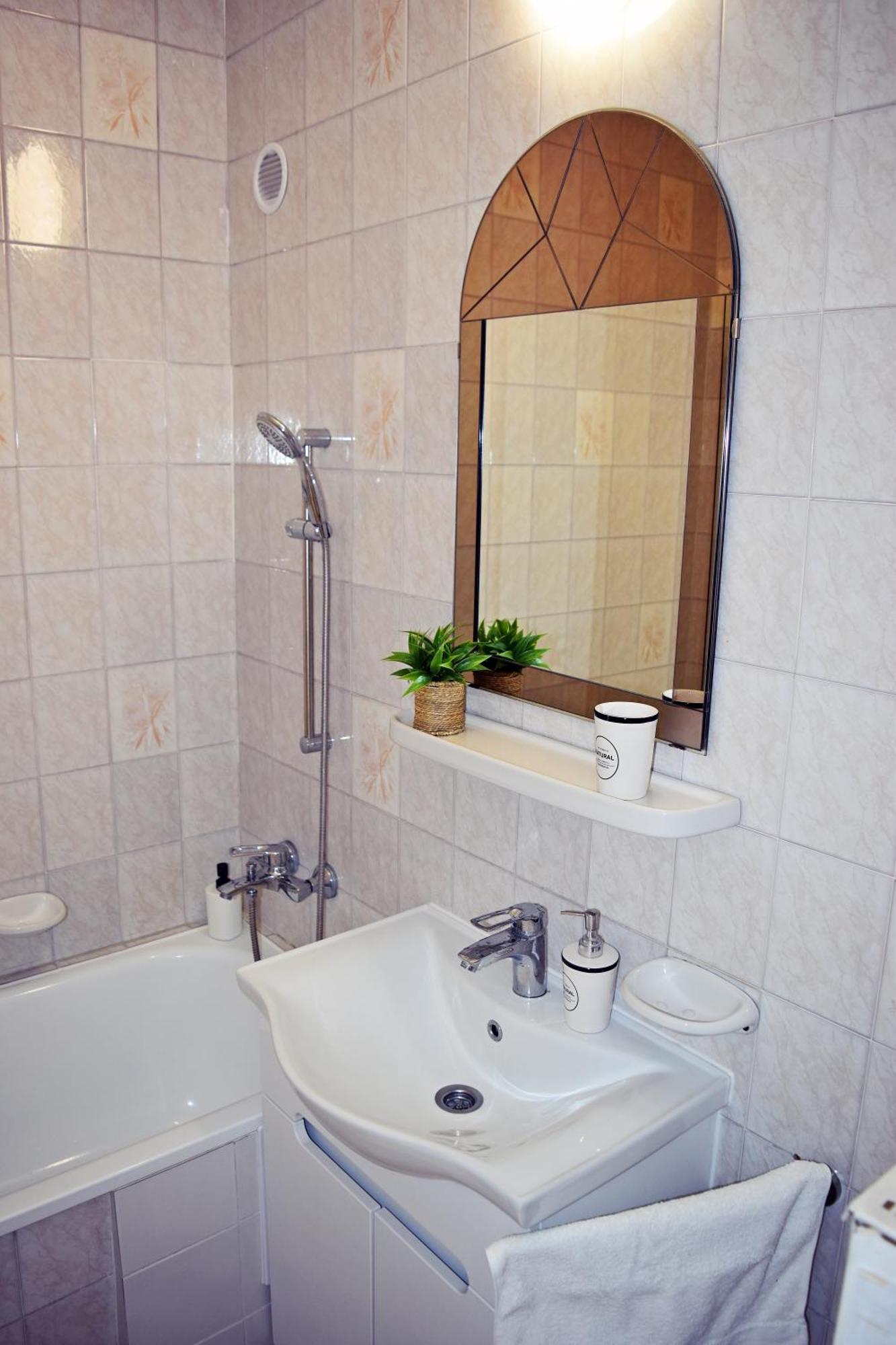 Belvarosi Classic Apartman 85 Square Meters Szombathely Eksteriør billede