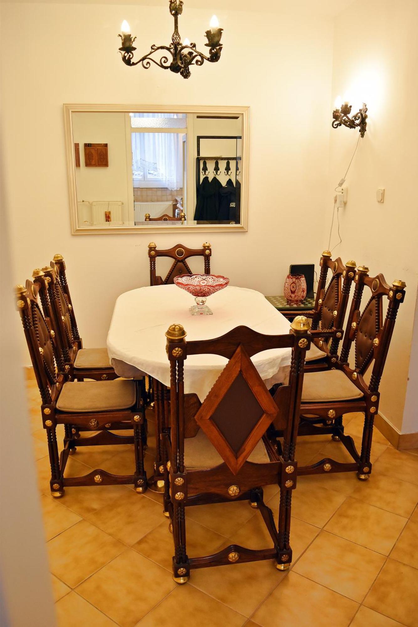 Belvarosi Classic Apartman 85 Square Meters Szombathely Eksteriør billede